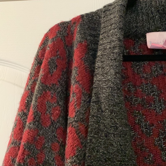 Romeo & Juliet Couture sweater - Picture 2 of 8